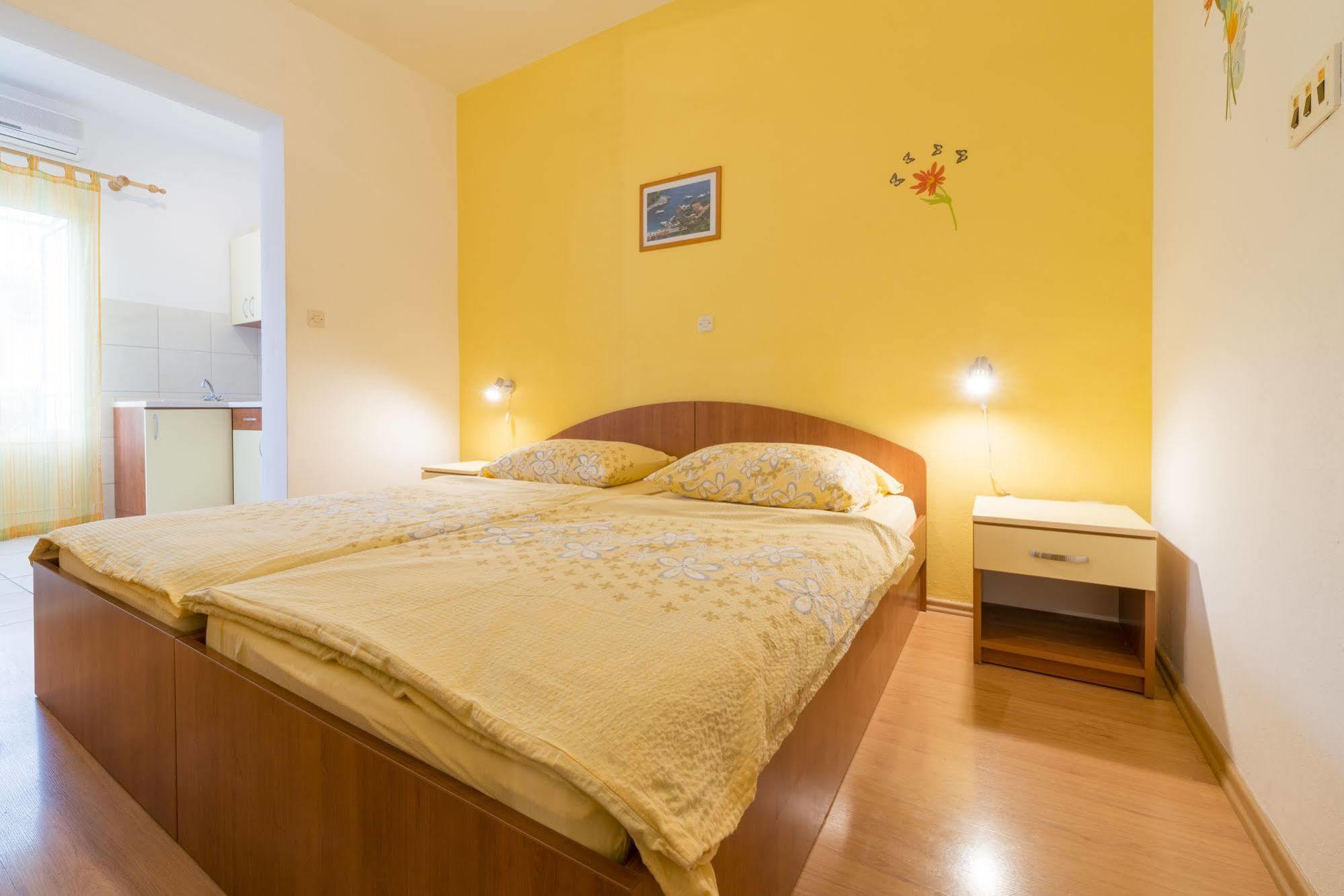 Guest house Ivanovic 3*